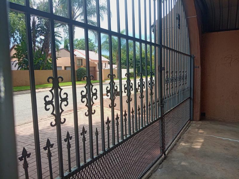 4 Bedroom Property for Sale in Ifafi North West